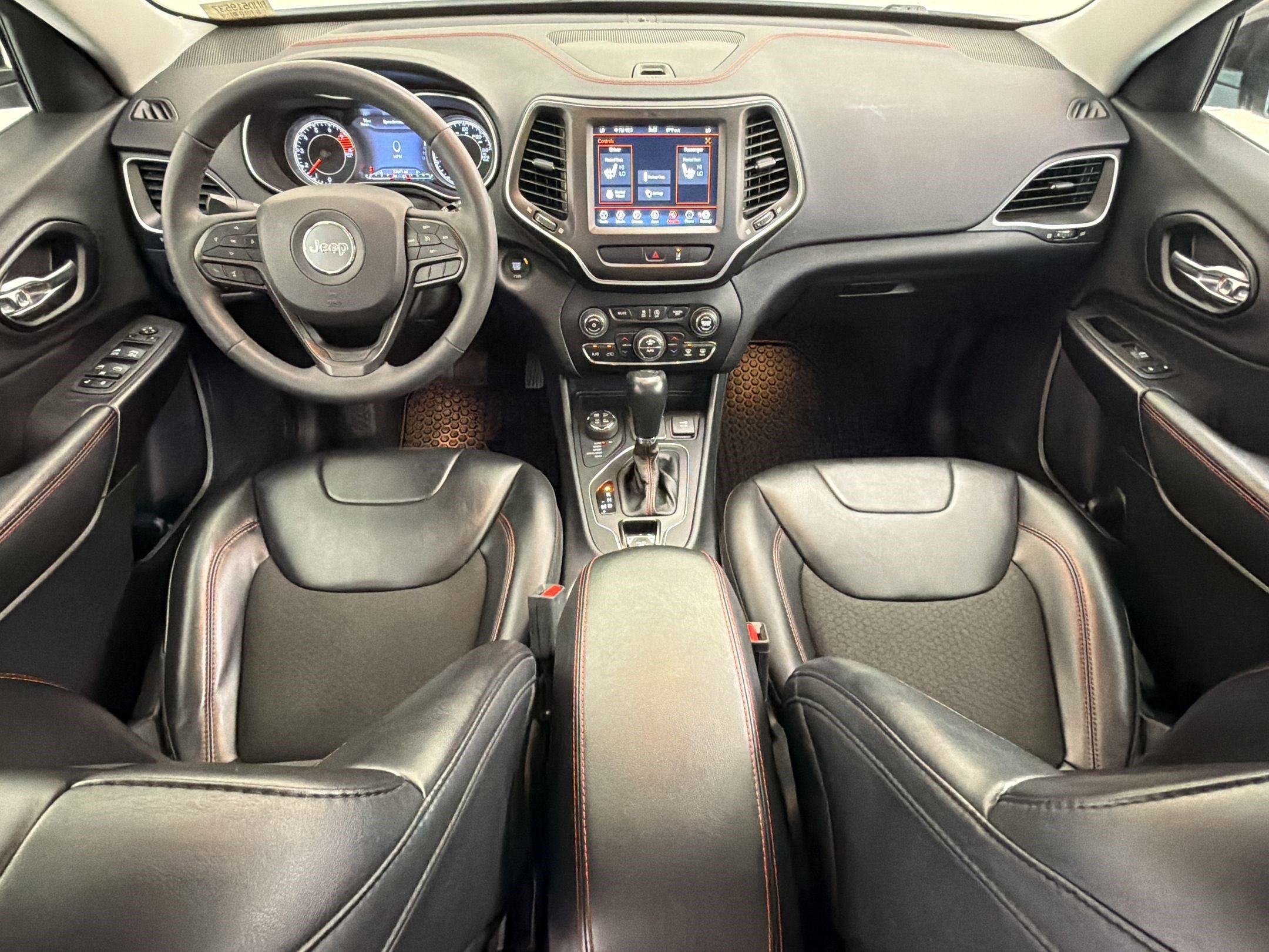 Used 2022 Jeep Cherokee Trailhawk image 24