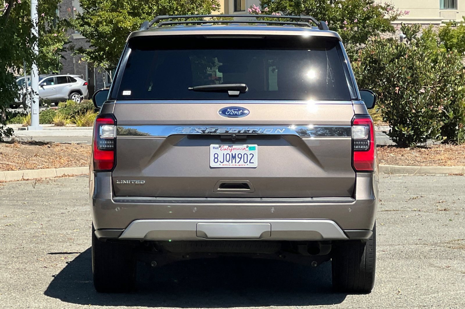 Certified 2019 Ford Expedition Limited w/ Equipment Group 302A AWD/4WD image 4