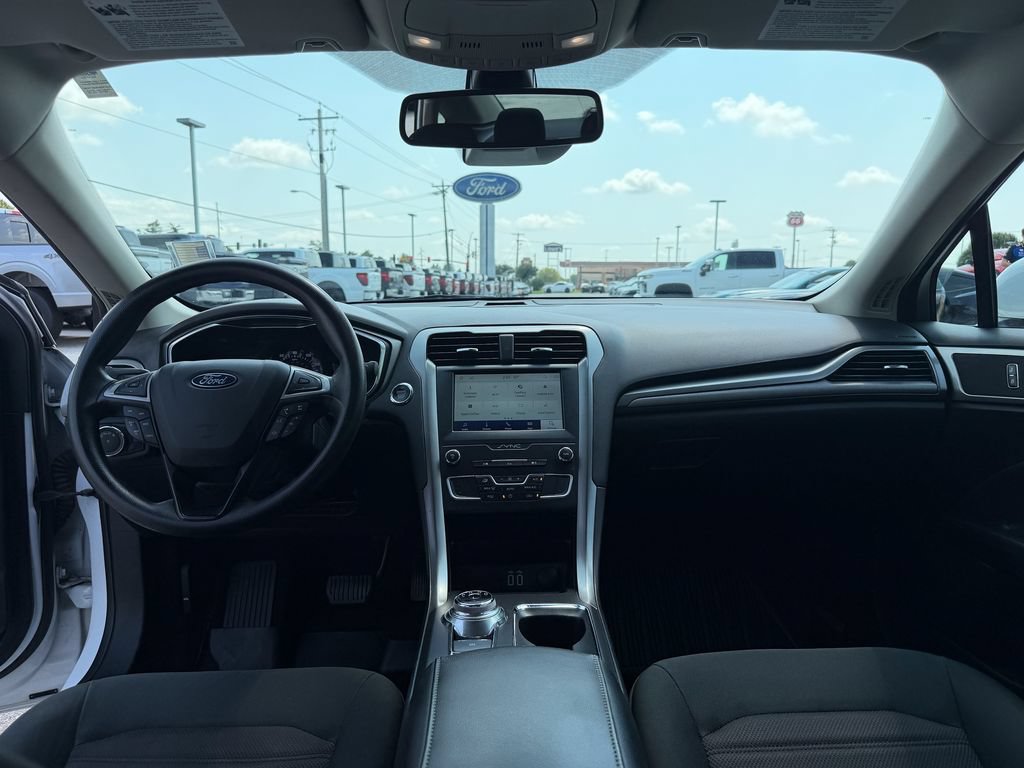 Certified 2020 Ford Fusion SE FWD image 29