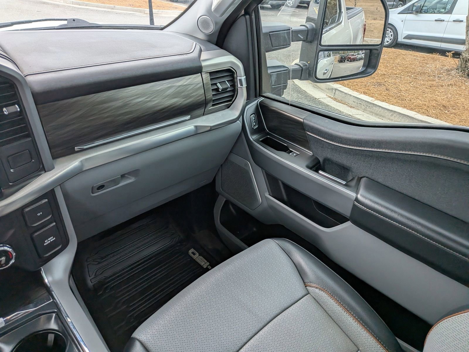 Certified 2024 Ford F150 Lariat w/ Equipment Group 502A High image 17