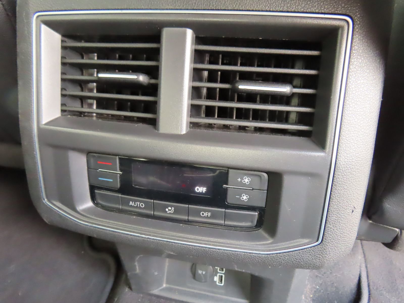 Used 2019 Volkswagen Atlas SE w/ Towing Package AWD/4WD image 34