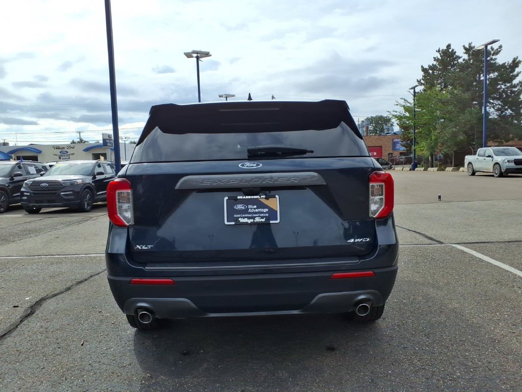 Certified 2023 Ford Explorer XLT w/ Equipment Group 202A AWD/4WD image 8