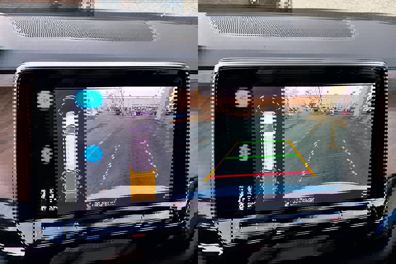 Used 2025 Volkswagen Atlas SE image 27