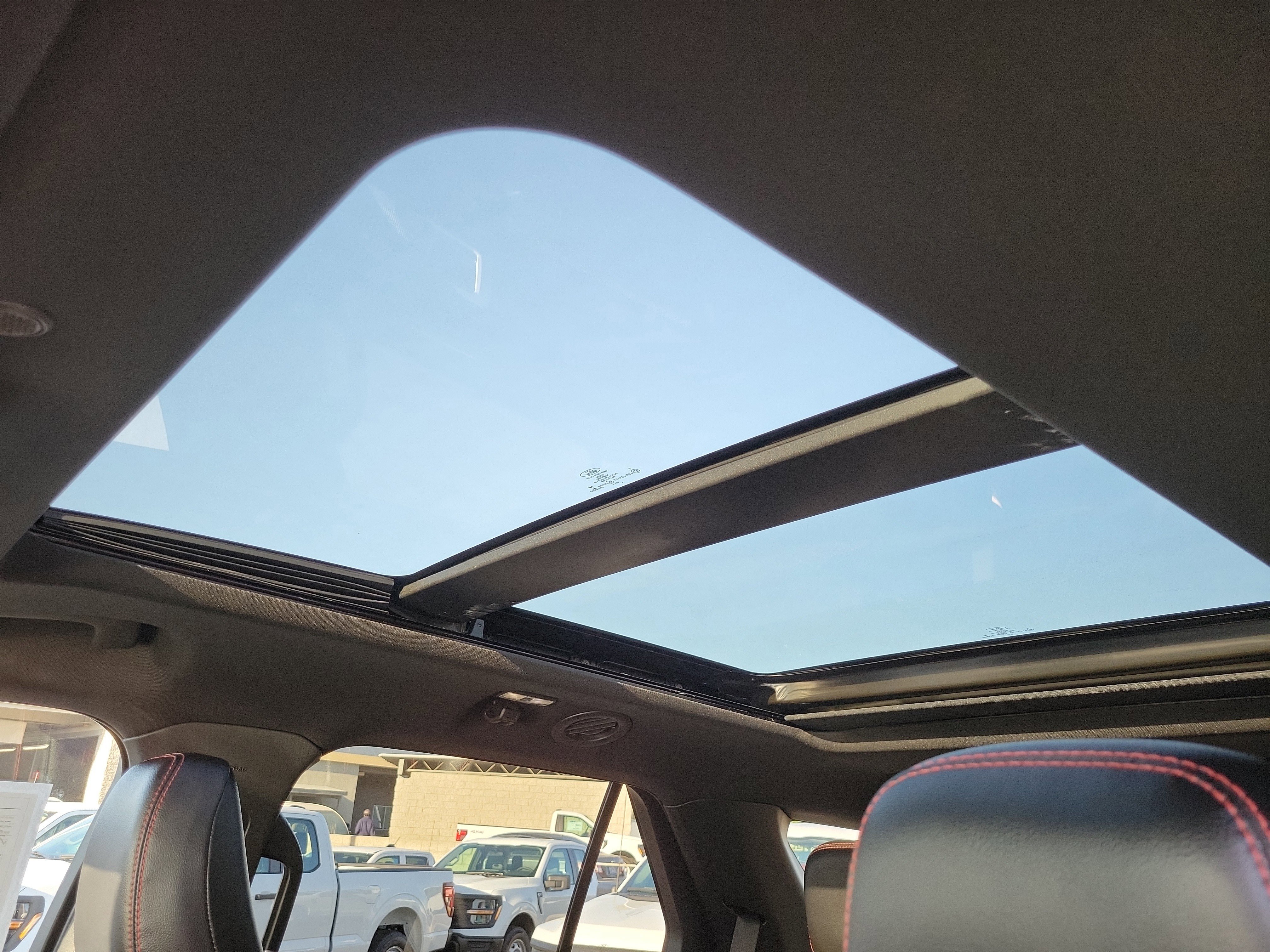 Certified 2022 Ford Explorer ST-Line w/ Class IV Trailer Tow Package image 19