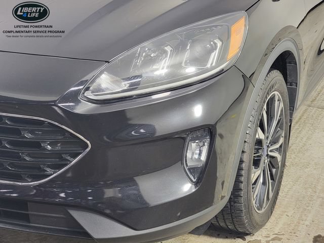 Certified 2022 Ford Escape SEL w/ SEL Stealth AWD Package image 9