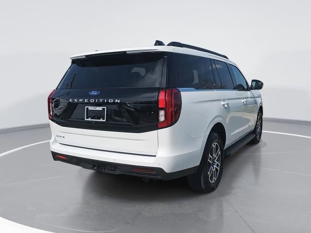 Certified 2025 Ford Expedition Active image 5