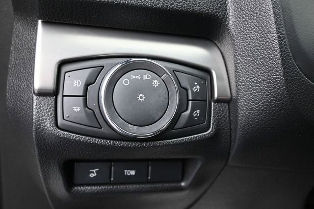 Certified 2018 Ford Explorer XLT w/ Equipment Group 202A FWD image 24