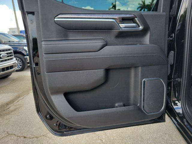 Used 2023 Chevrolet Silverado 1500 LTZ RWD image 14