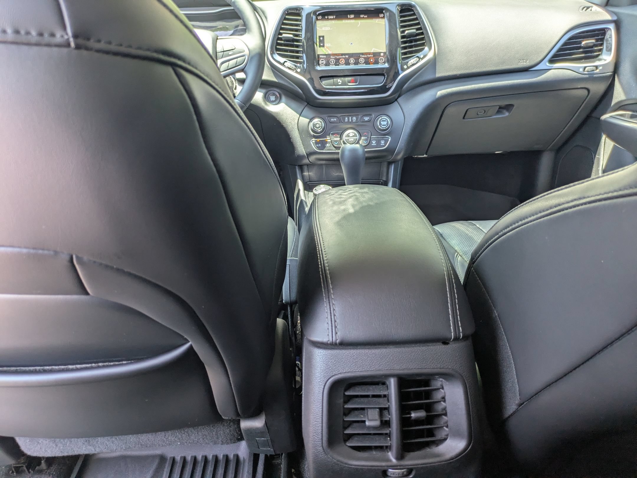Used 2019 Jeep Cherokee Limited AWD/4WD image 30