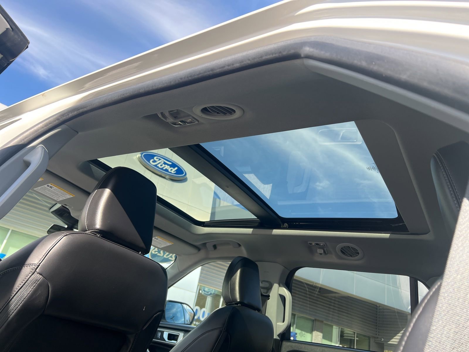 Certified 2023 Ford Explorer XLT w/ Equipment Group 202A AWD/4WD image 18