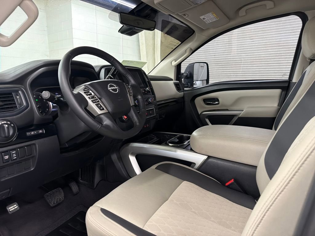 Used 2023 Nissan Titan SV w/ SV Convenience Package image 14