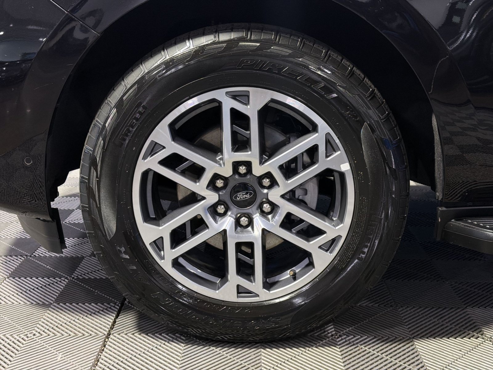 Certified 2025 Ford Expedition Active AWD/4WD image 15