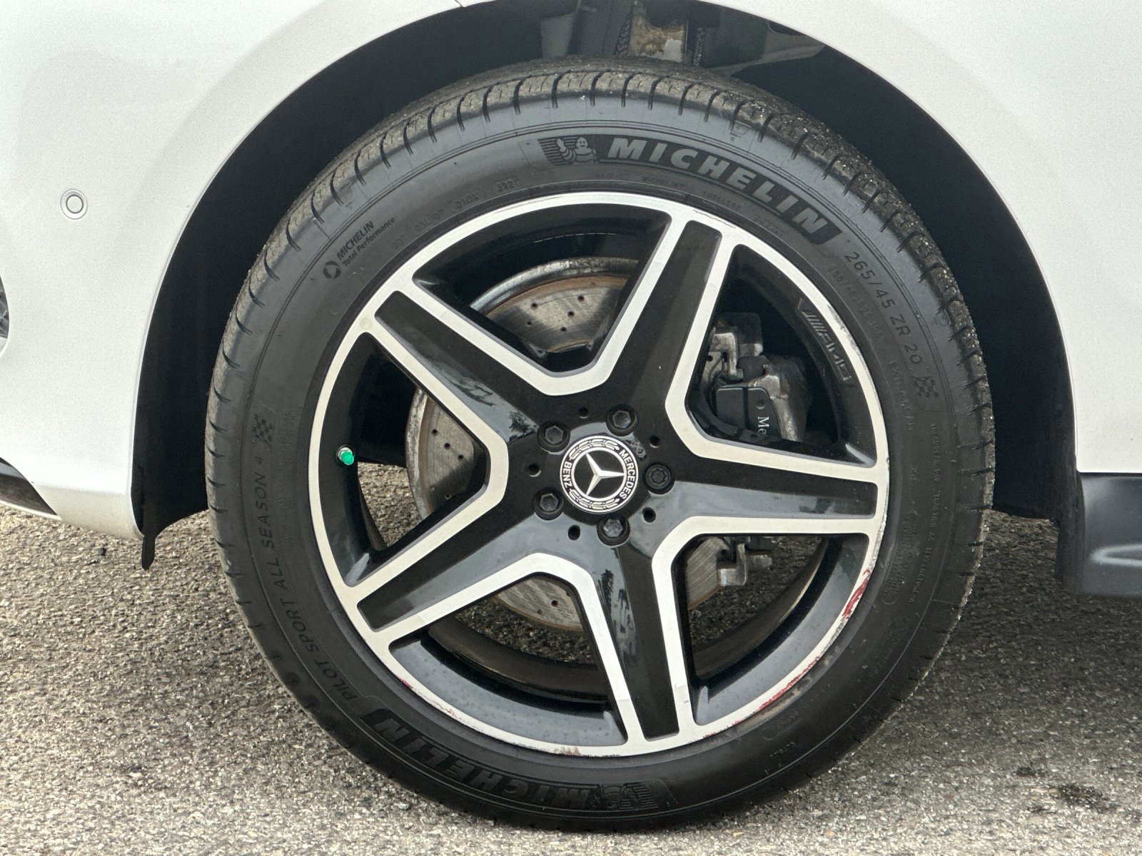 Used 2019 Mercedes-Benz GLE 400 4MATIC image 26