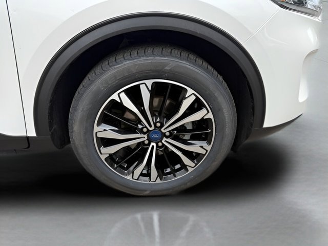 Certified 2021 Ford Escape SEL w/ SEL Stealth AWD Package image 30