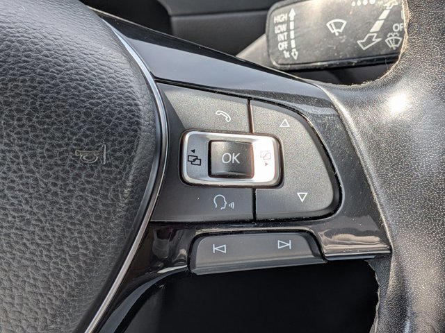 Used 2018 Volkswagen Tiguan SEL w/ R-Line Package image 20