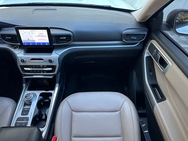 Certified 2022 Ford Explorer XLT w/ Equipment Group 202A image 13