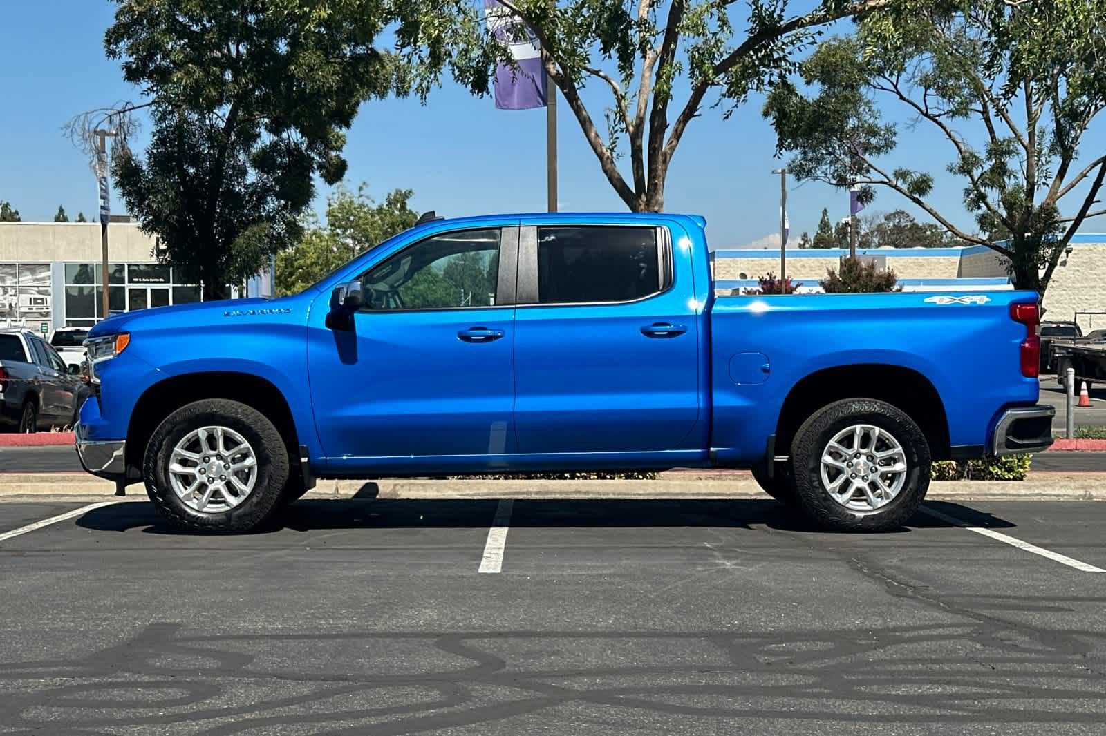 Used 2026 Chevrolet Silverado 1500 LT w/ Safety Package AWD/4WD image 6
