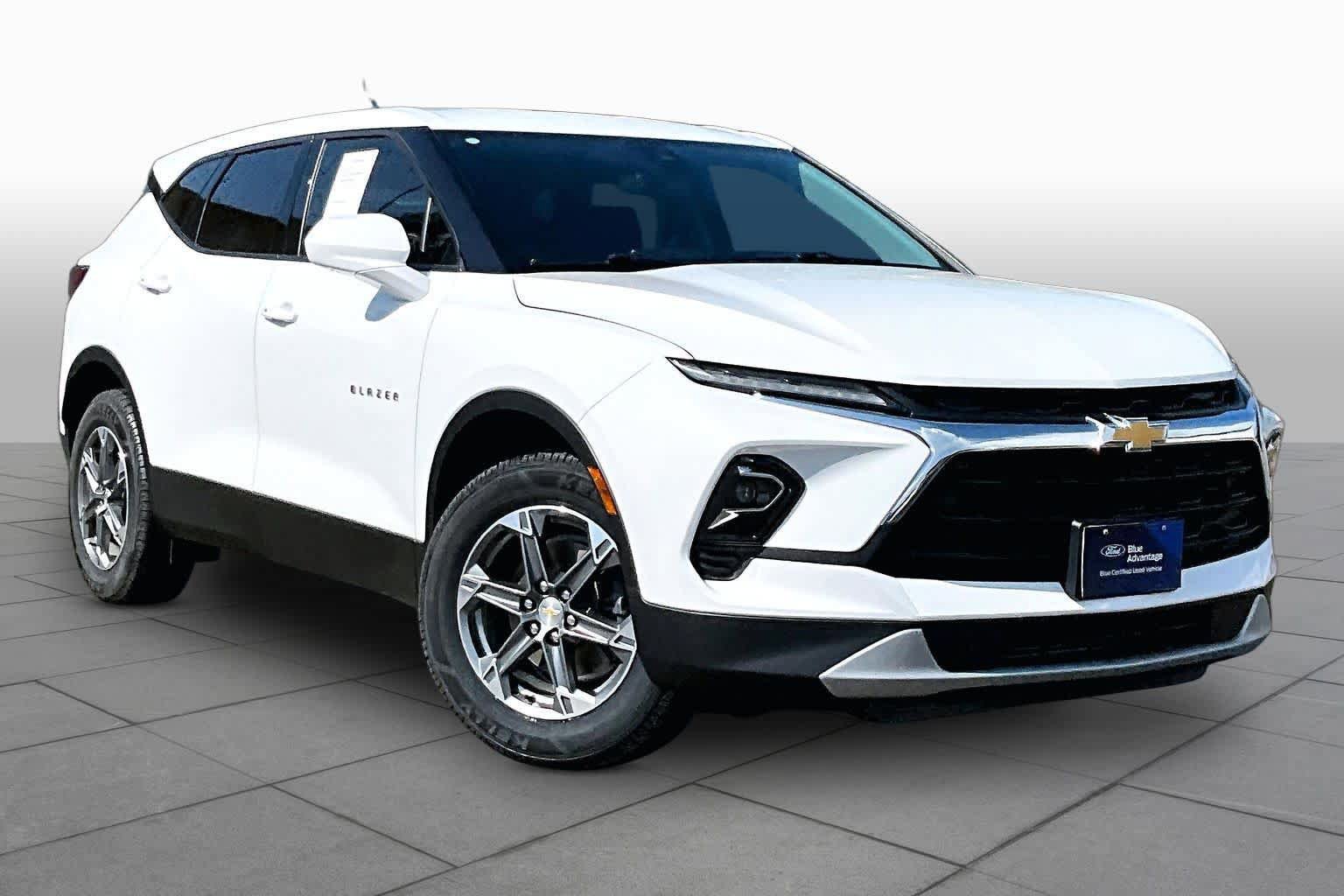 Used 2023 Chevrolet Blazer LT w/ Driver Confidence Package FWD image 3