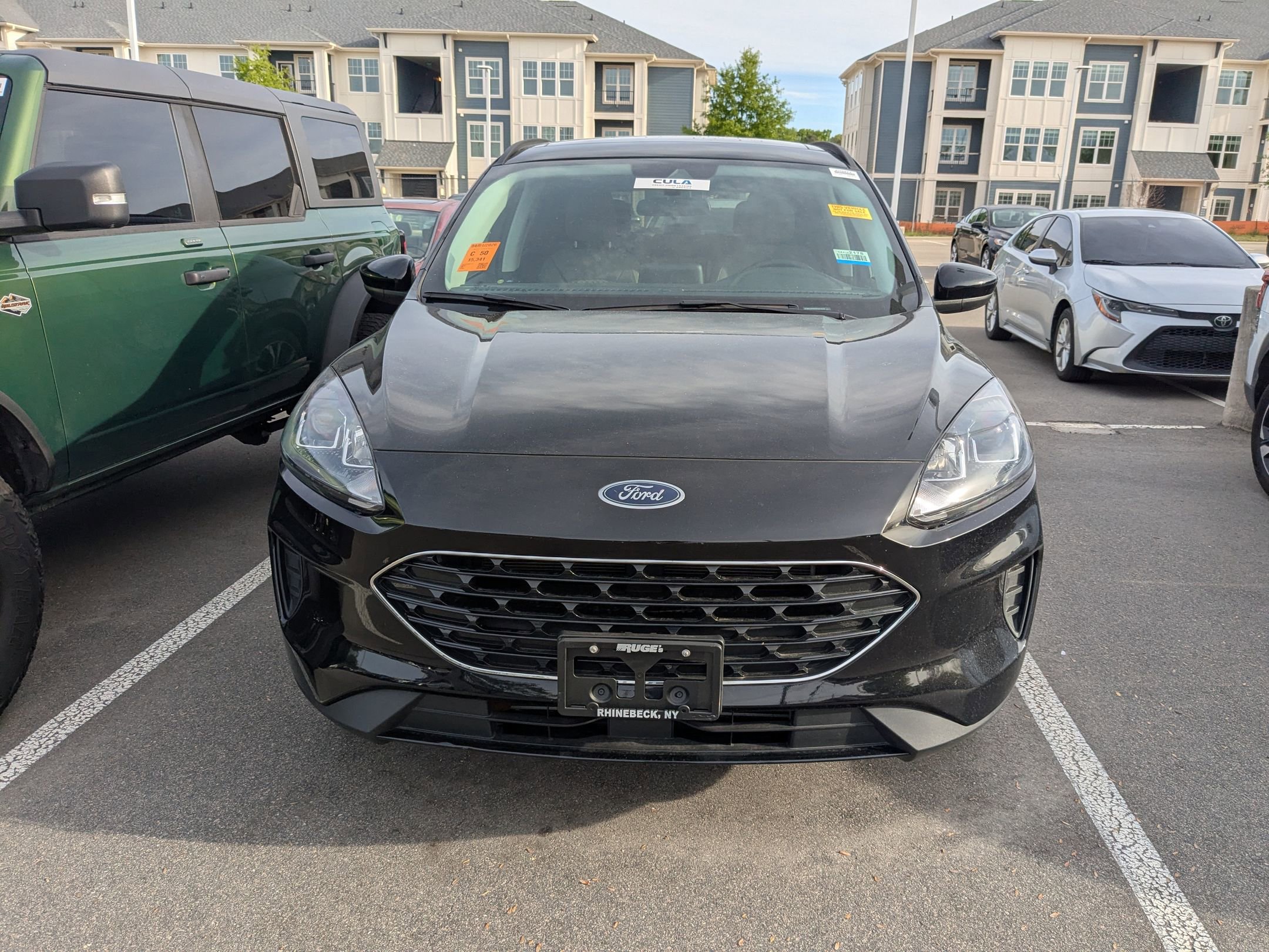Certified 2022 Ford Escape SE w/ SE Sport Appearance Package image 3