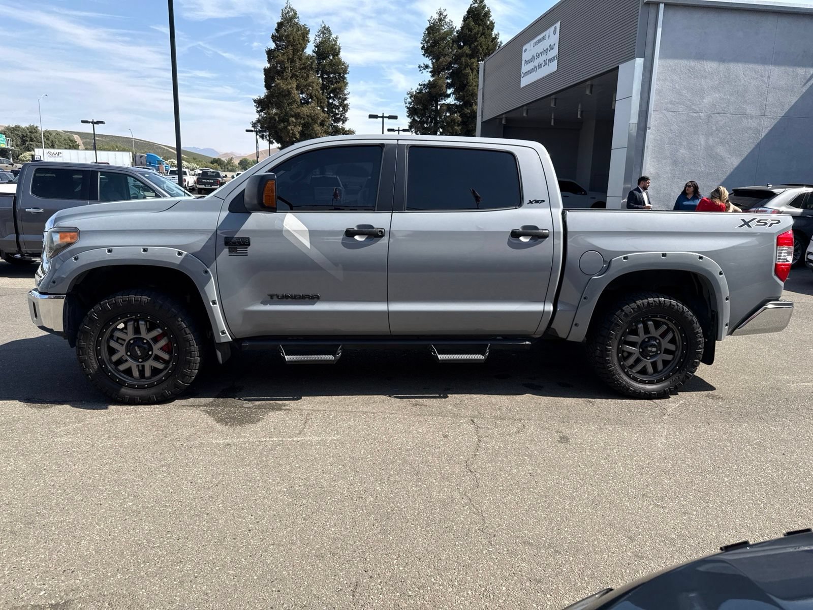 Used 2019 Toyota Tundra SR5 w/ SR5 Upgrade Package AWD/4WD image 1