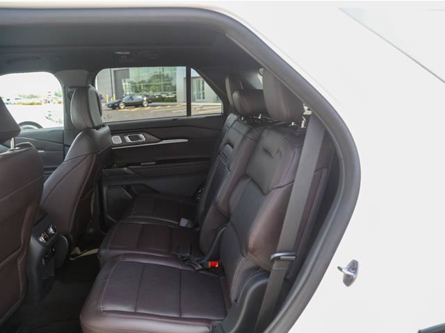 Certified 2025 Ford Explorer Platinum AWD/4WD image 27