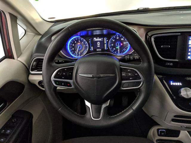 Used 2023 Chrysler Voyager LX image 9
