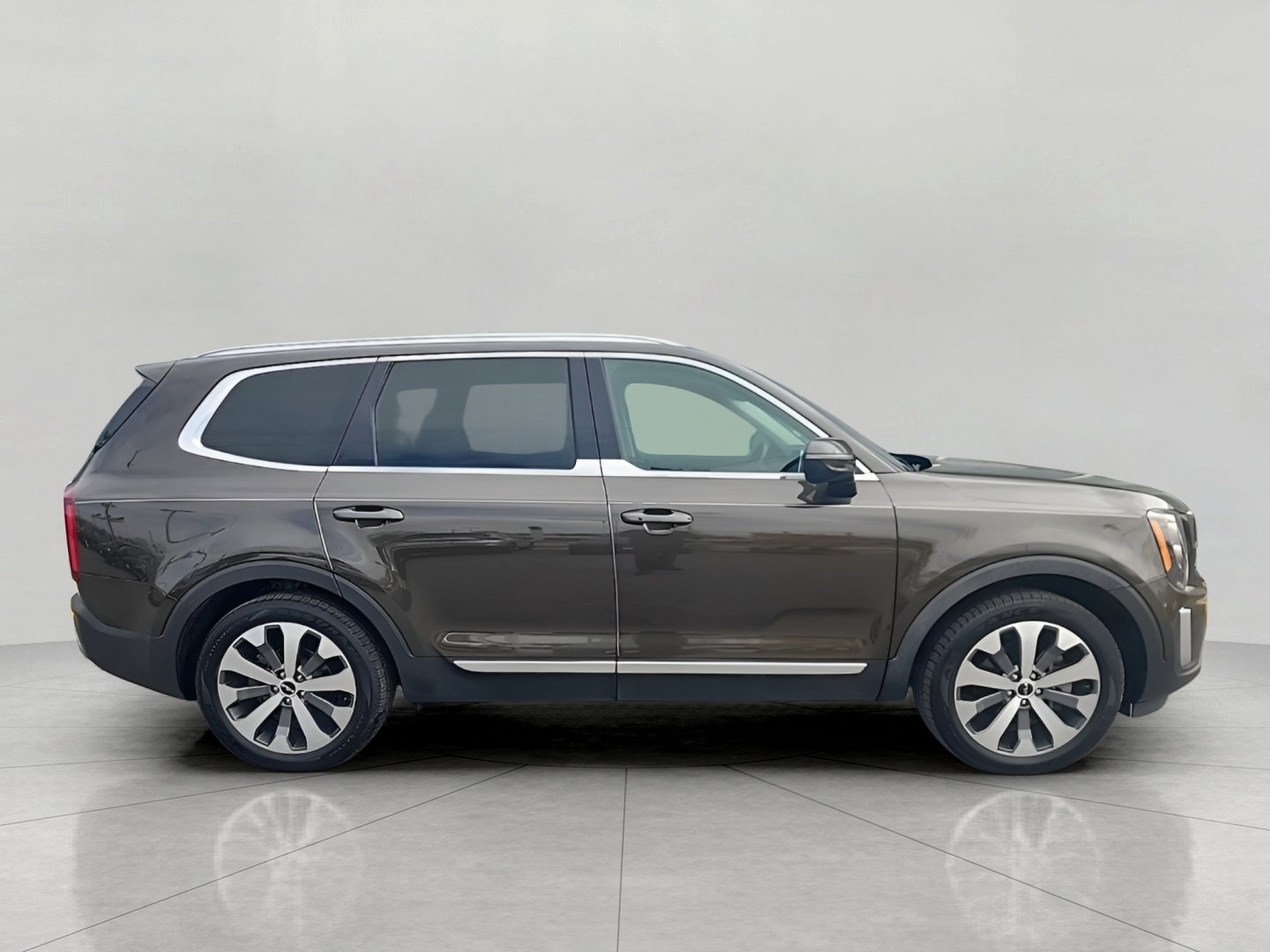 Used 2022 Kia Telluride EX w/ EX Premium Package image 5