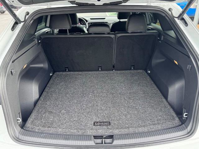 Used 2023 Volkswagen Atlas Cross Sport SE w/ Panoramic Sunroof Package image 7