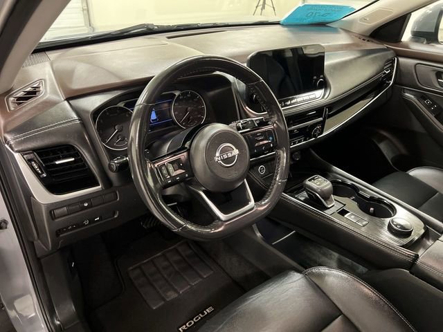 Used 2023 Nissan Rogue SL w/ SL Premium Package image 11