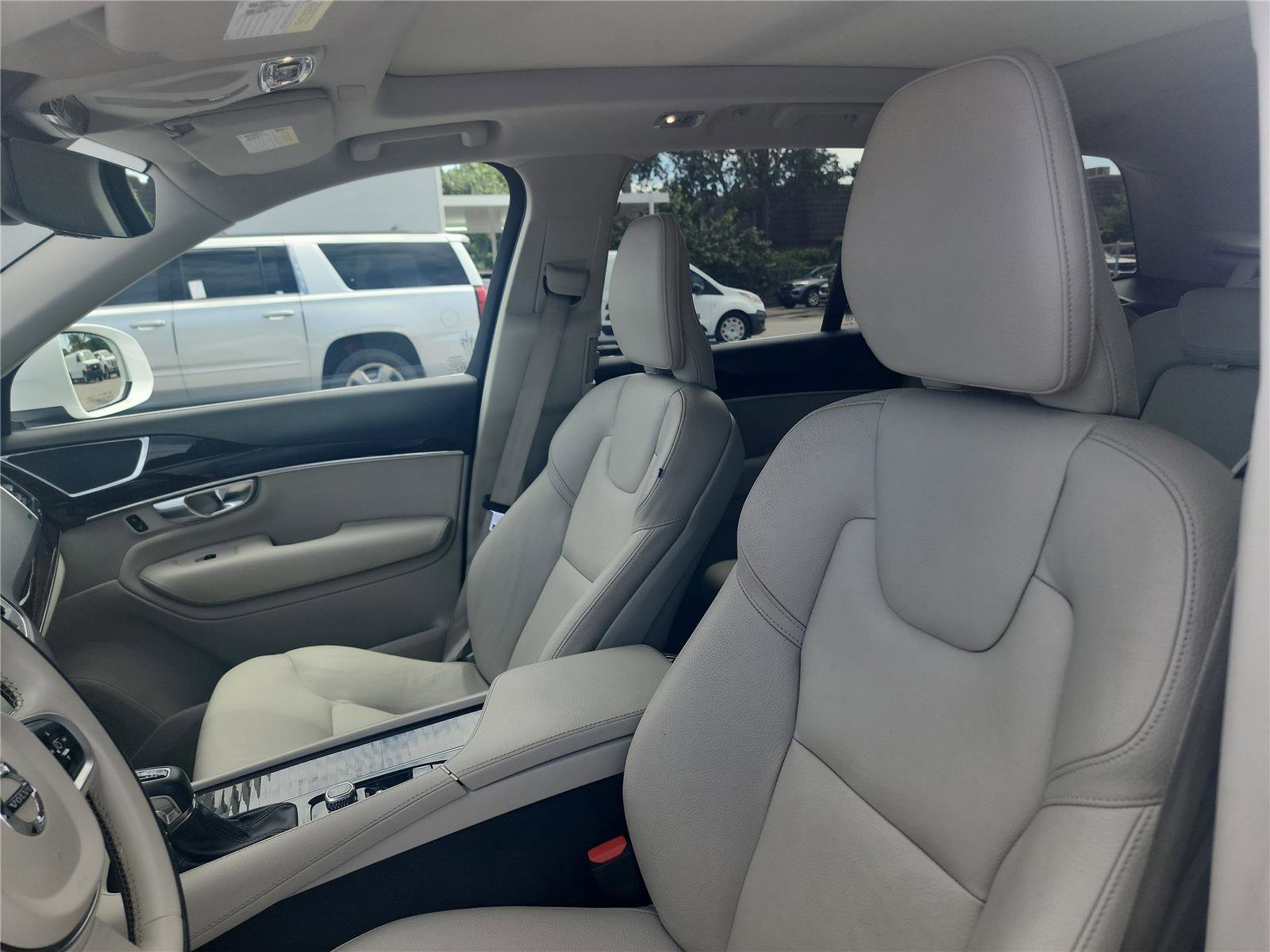 Used 2019 Volvo XC90 T5 Momentum FWD image 16