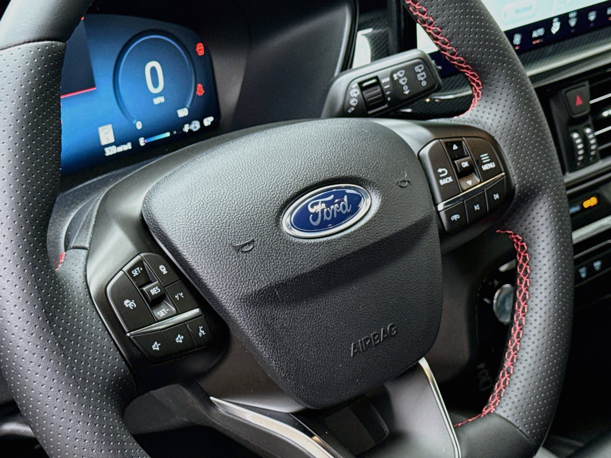Certified 2025 Ford Escape ST-Line Select w/ Tech Pack #2 AWD/4WD image 12