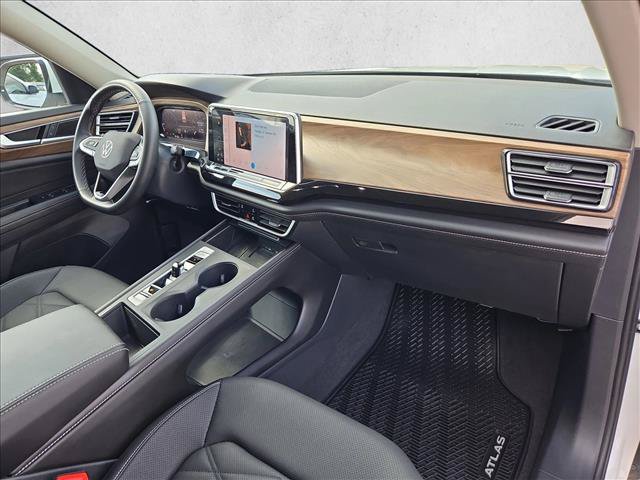 Used 2025 Volkswagen Atlas SE FWD image 22