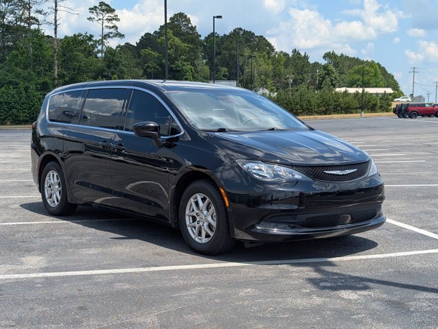 Used 2024 Chrysler Voyager LX FWD image 7