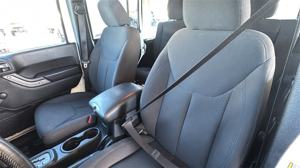 Used 2017 Jeep Wrangler Unlimited Sport w/ Connectivity Group image 18