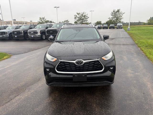 Used 2026 Toyota Highlander XLE AWD/4WD image 3