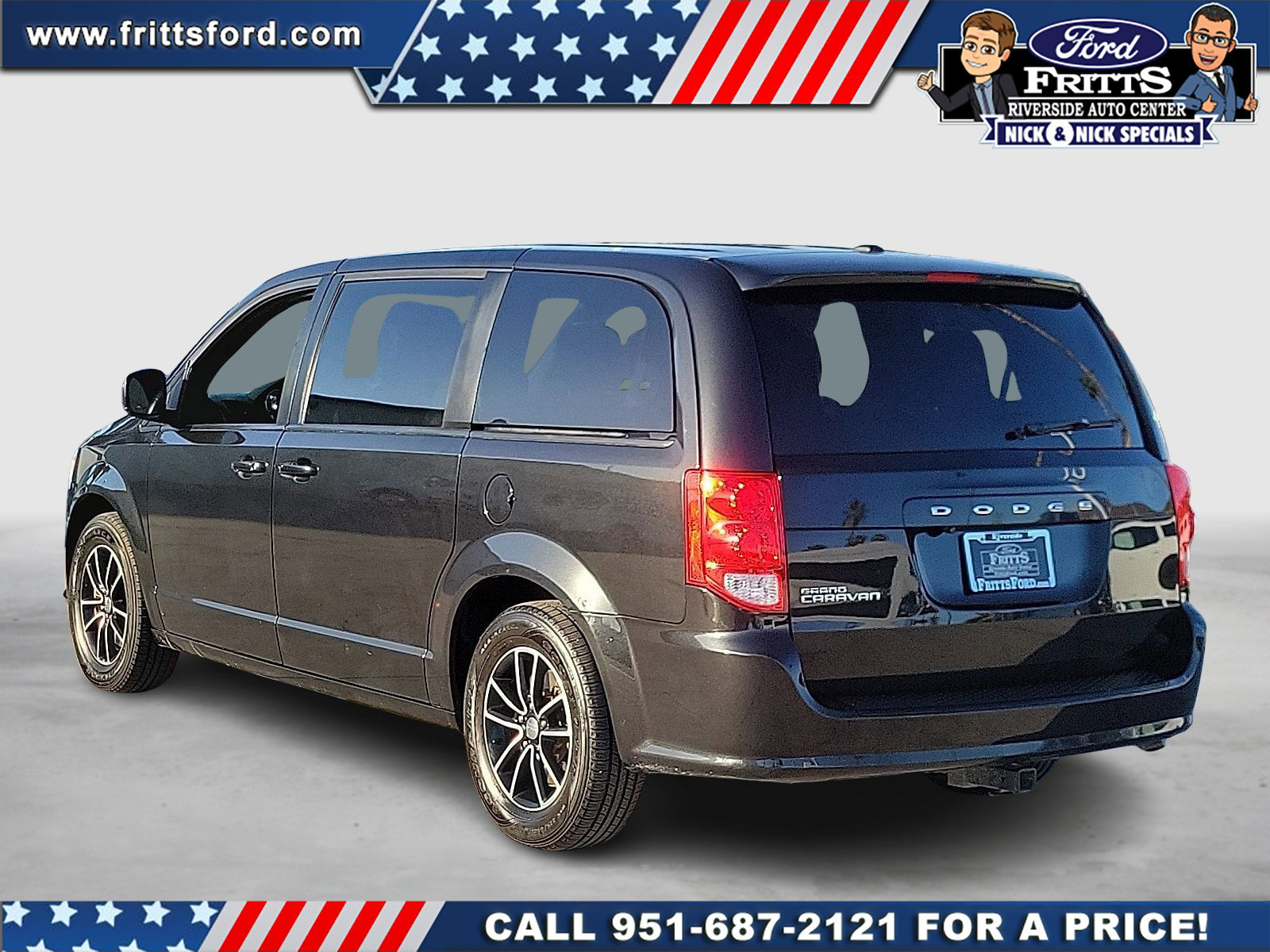 Used 2018 Dodge Grand Caravan SE image 2
