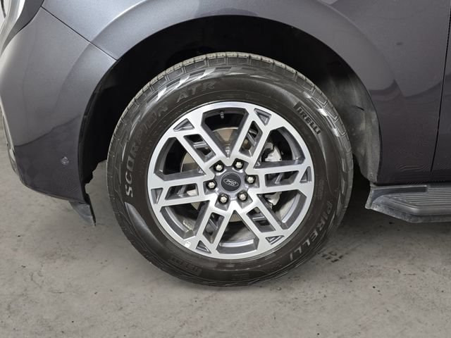 Certified 2025 Ford Expedition Active AWD/4WD image 9