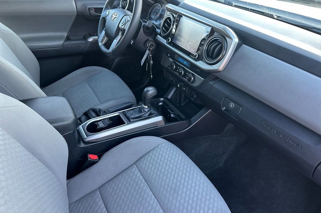 Used 2021 Toyota Tacoma SR5 w/ Blackout Package (TMS) image 18