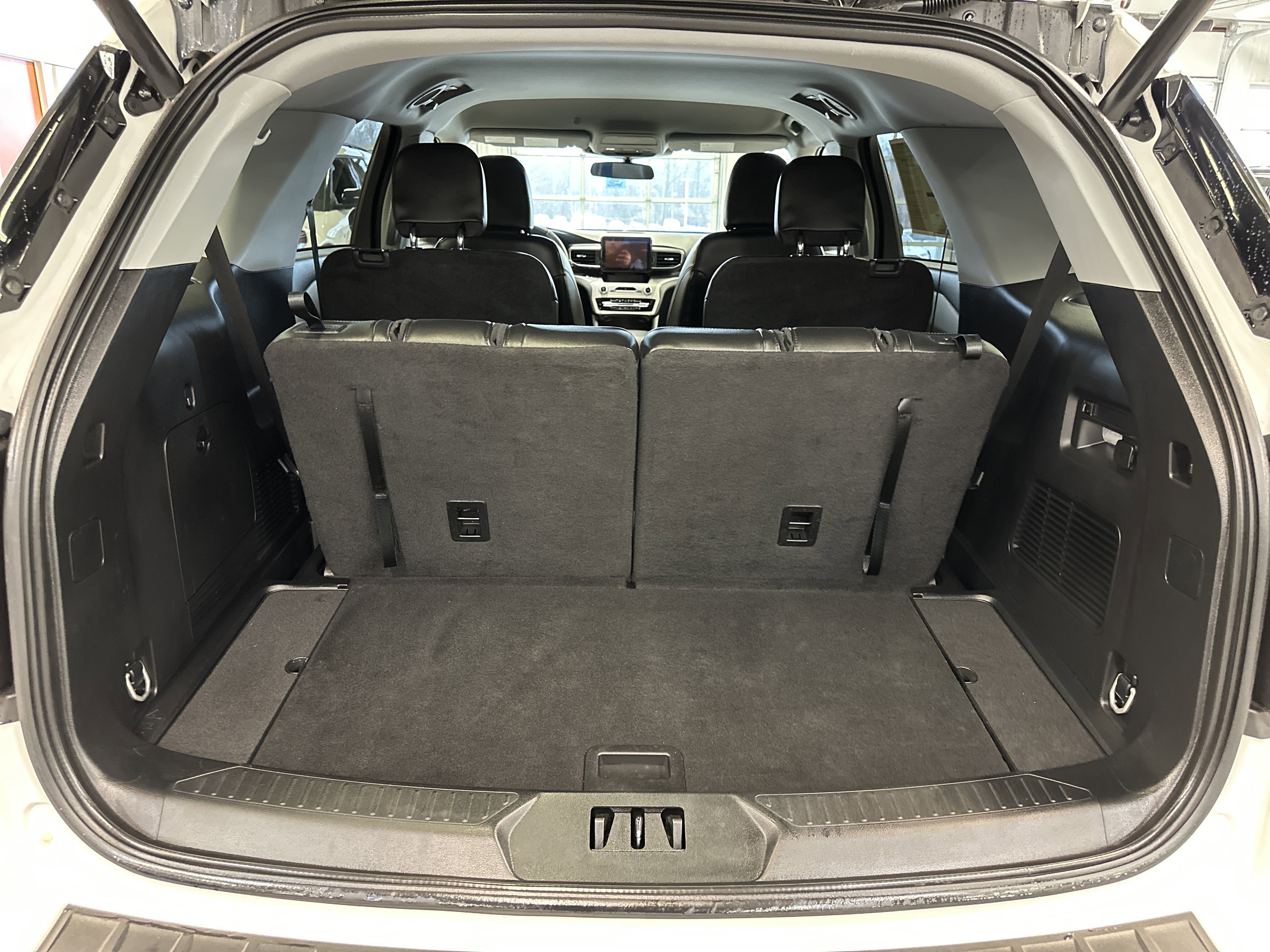 Certified 2023 Ford Explorer XLT w/ Equipment Group 202A image 7