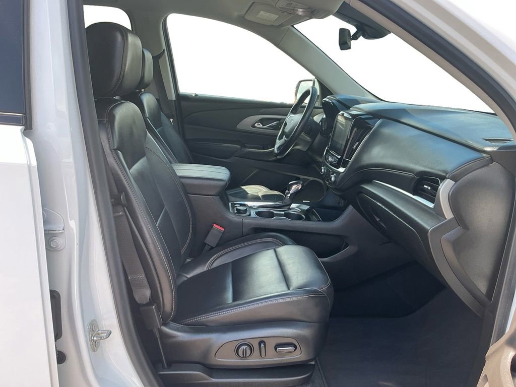 Used 2021 Chevrolet Traverse RS FWD image 22