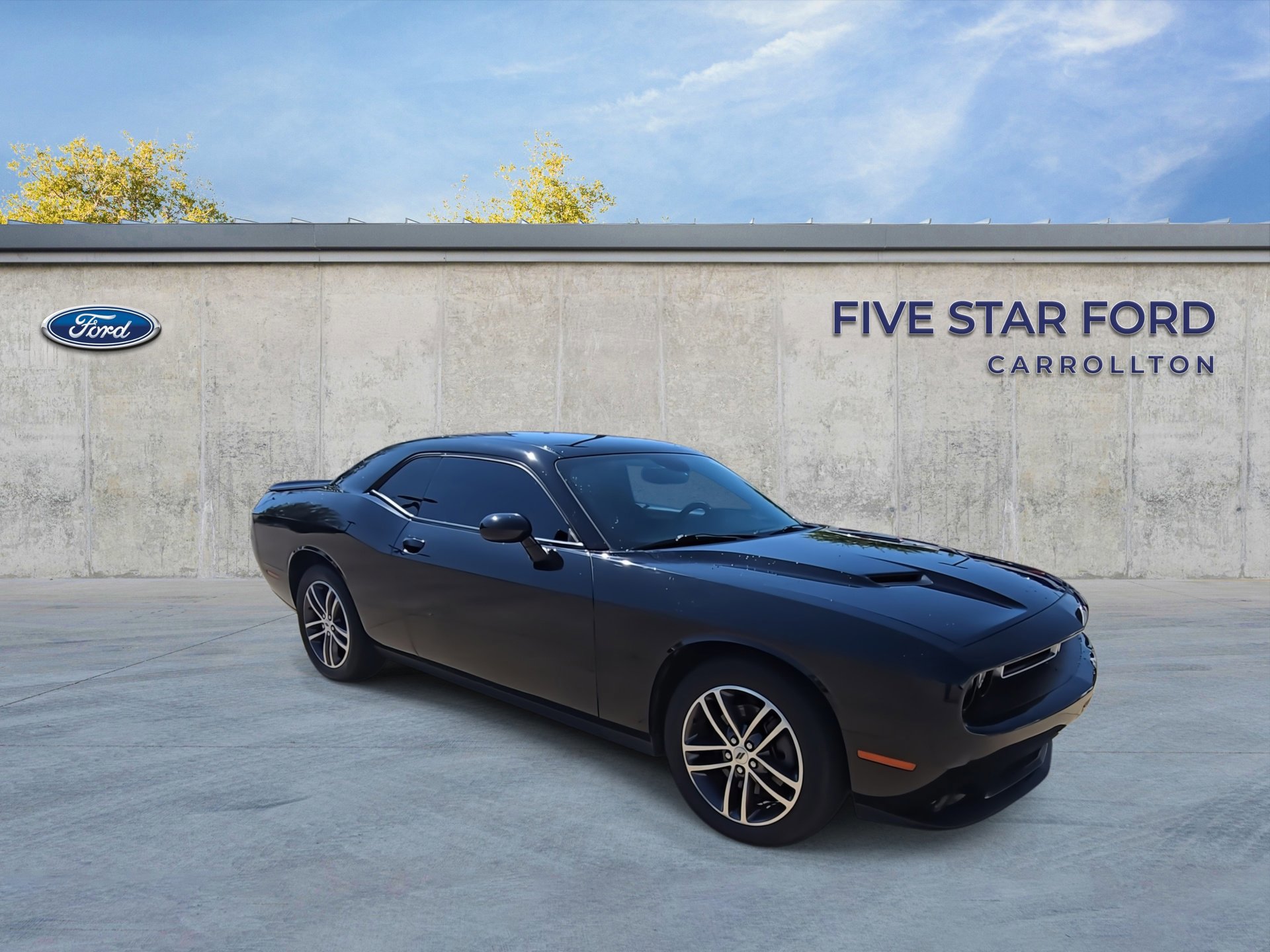 Used 2019 Dodge Challenger SXT image 8