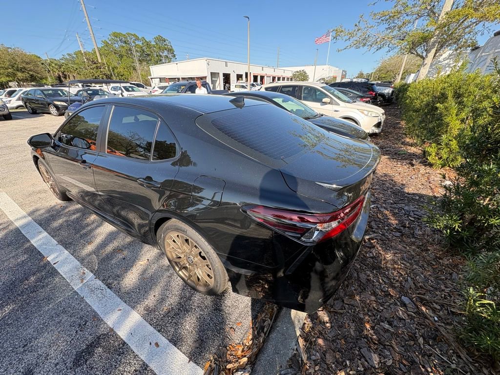 Used 2024 Toyota Camry SE w/ Convenience Package image 7