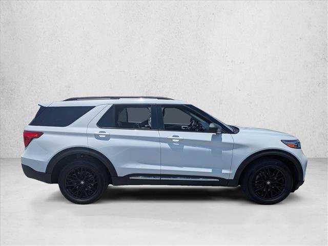 Certified 2023 Ford Explorer XLT w/ Equipment Group 202A AWD/4WD image 4