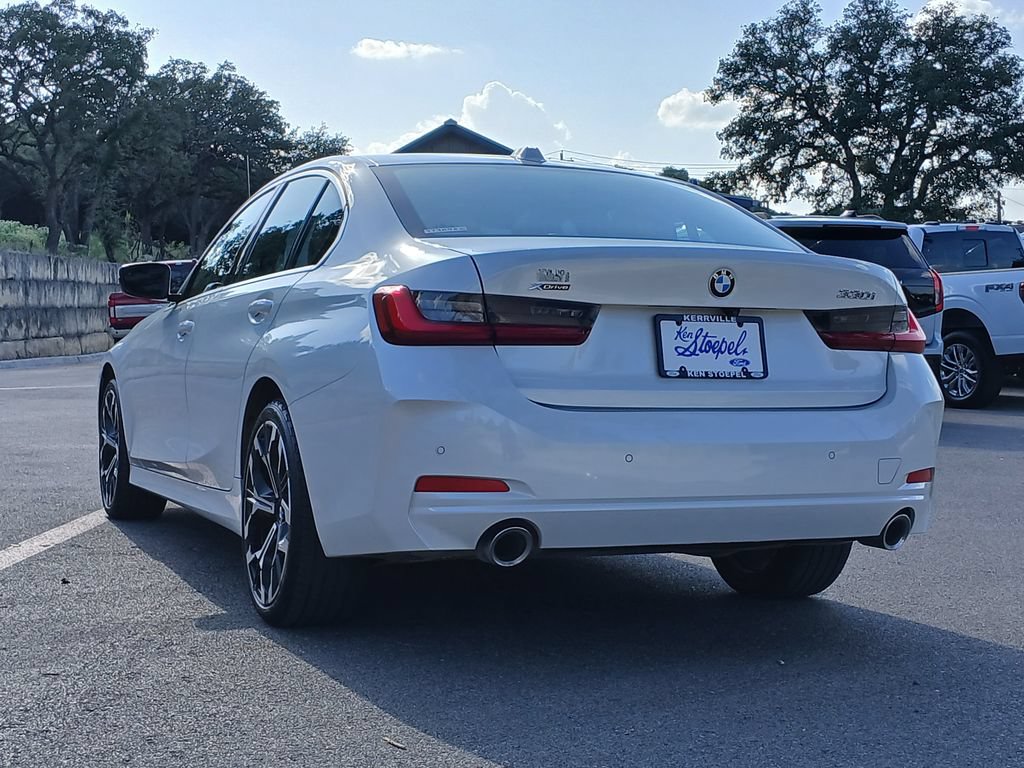 Used 2025 BMW 330i xDrive Sedan w/ M Sport Package AWD/4WD image 5