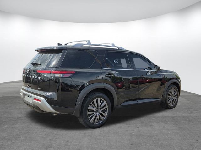 Used 2024 Nissan Pathfinder SL w/ SL Premium Package FWD image 4