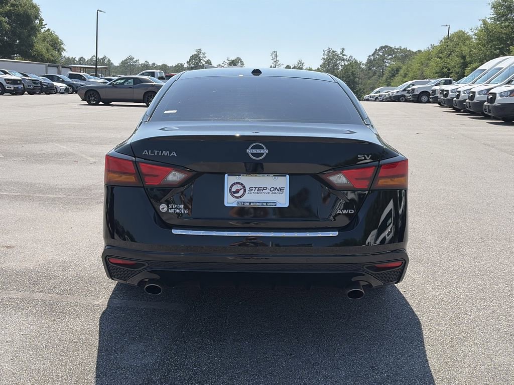Used 2023 Nissan Altima 2.5 SV w/ SV Premium Package AWD/4WD image 6