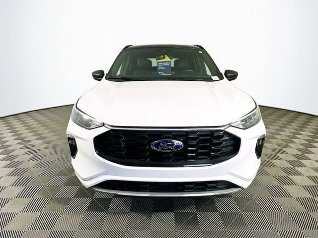 Certified 2023 Ford Escape ST-Line w/ Tech Pack #1 image 9