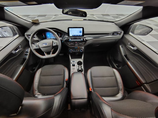 Certified 2025 Ford Escape ST-Line AWD/4WD image 2
