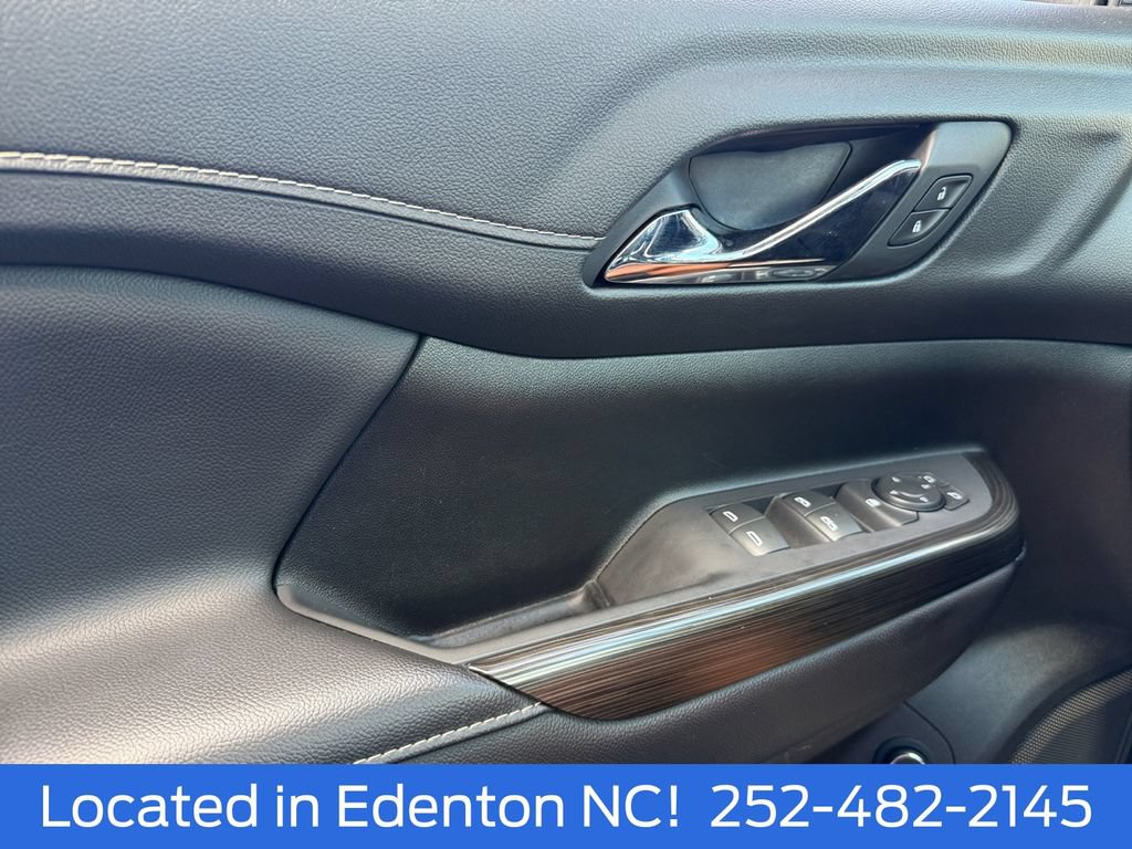 Used 2023 GMC Acadia SLT FWD image 17