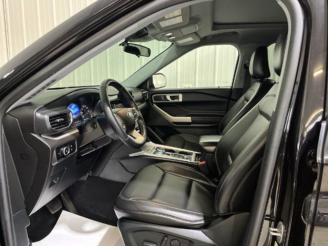 Certified 2023 Ford Explorer XLT w/ Equipment Group 202A image 7